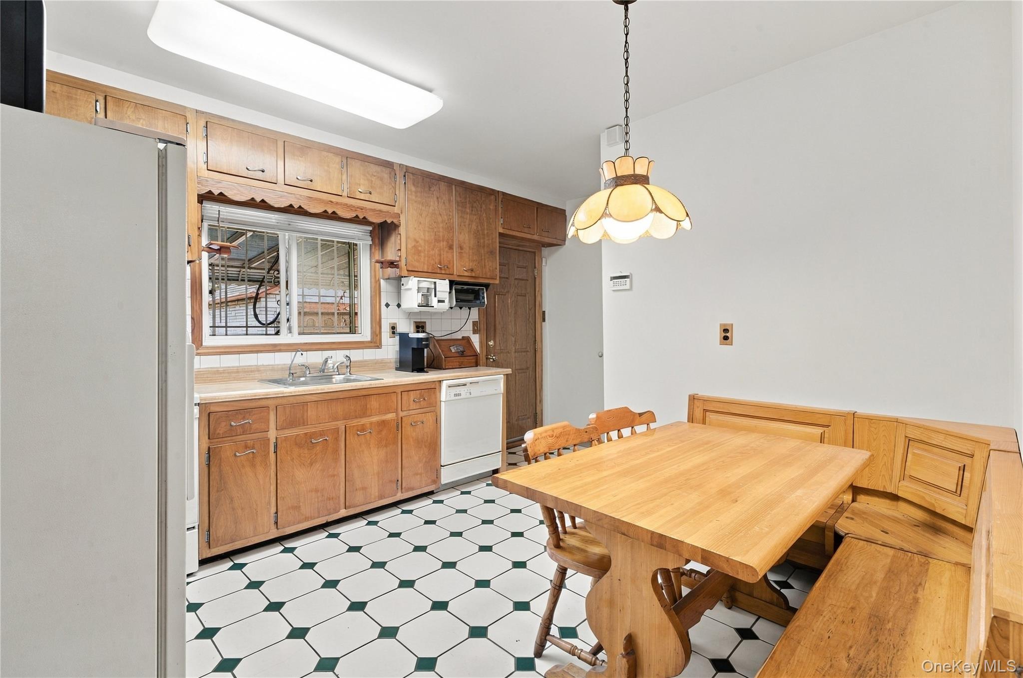 9413 108th Street Property Photo 4