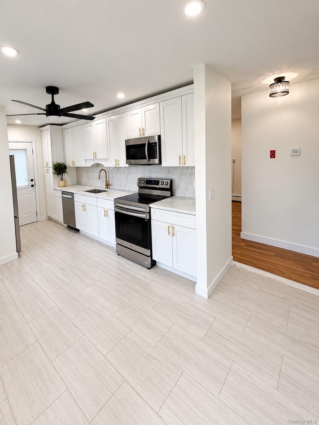 2602 Knickerbocker Avenue Property Photo 4