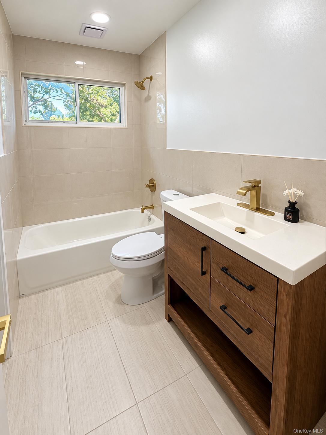 2602 Knickerbocker Avenue Property Photo 12