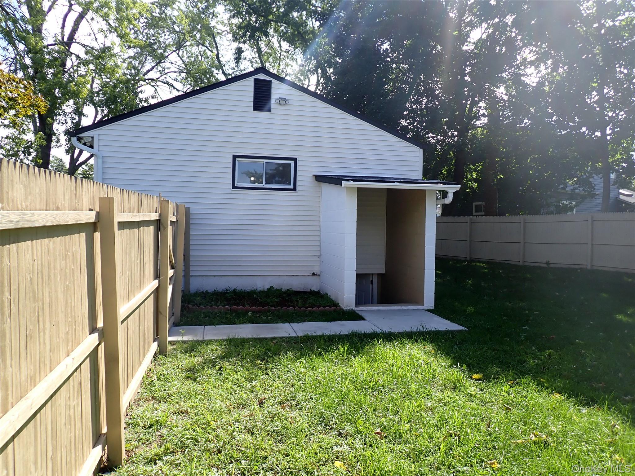 2602 Knickerbocker Avenue Property Photo 17