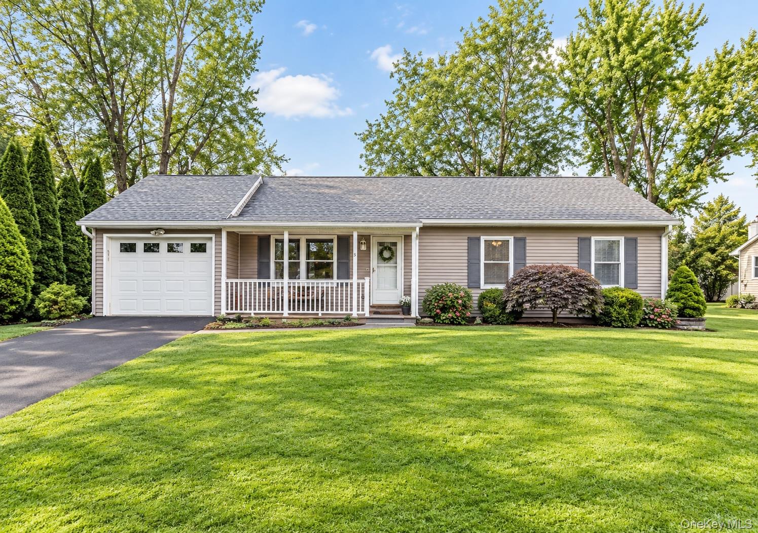 5 Meadowbrook Drive Property Photo 1