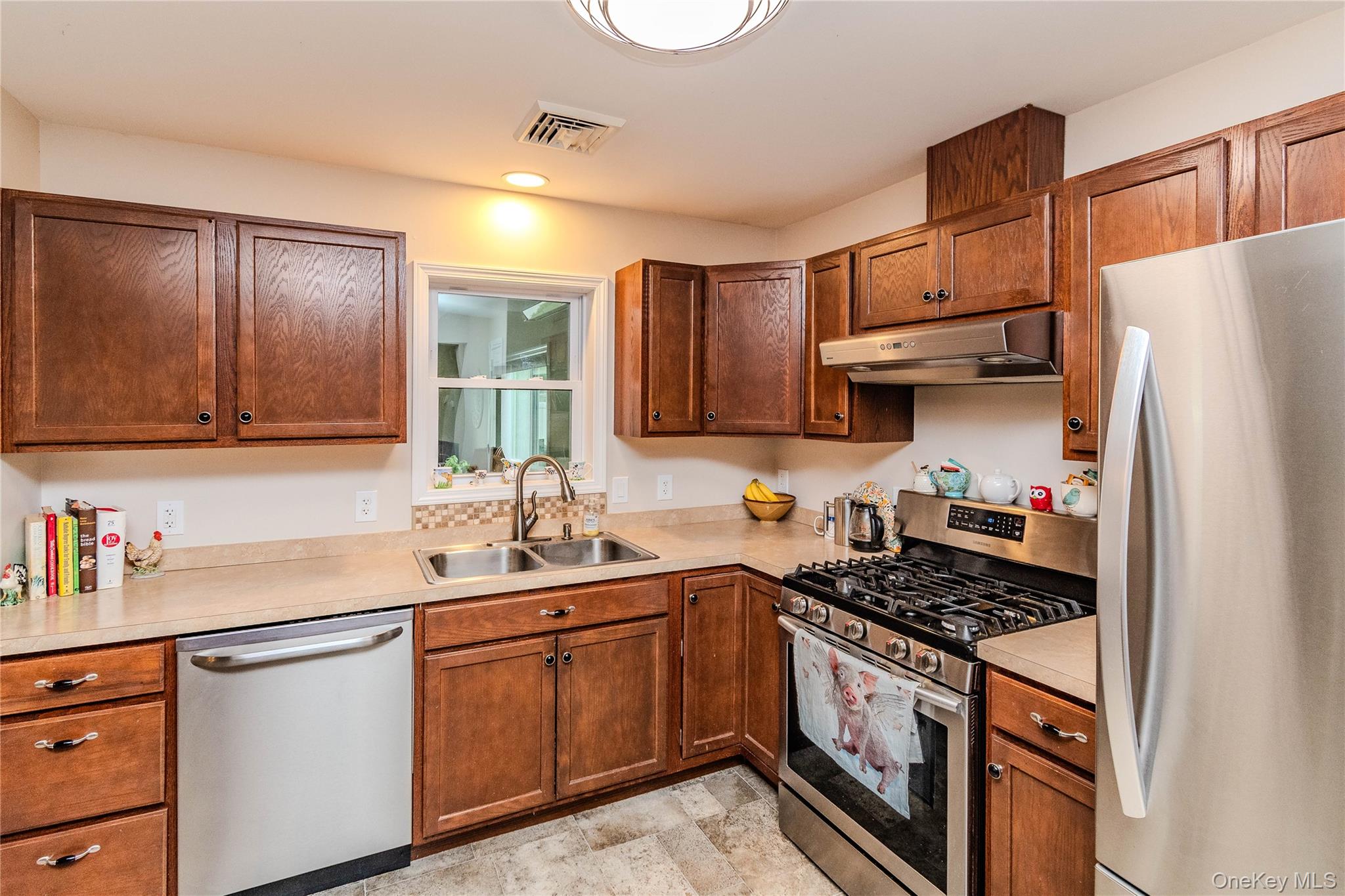 5 Meadowbrook Drive Property Photo 6