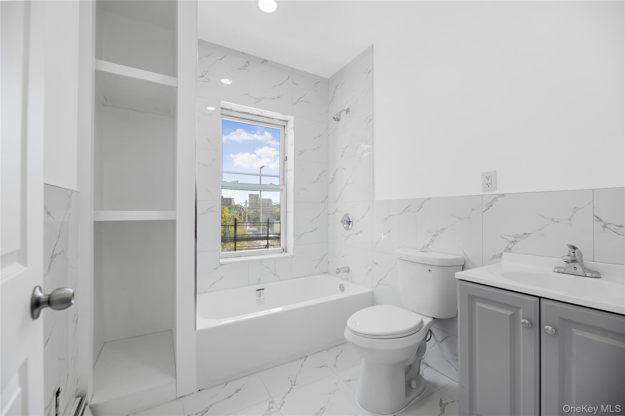 1893 Longfellow Avenue Property Photo 8
