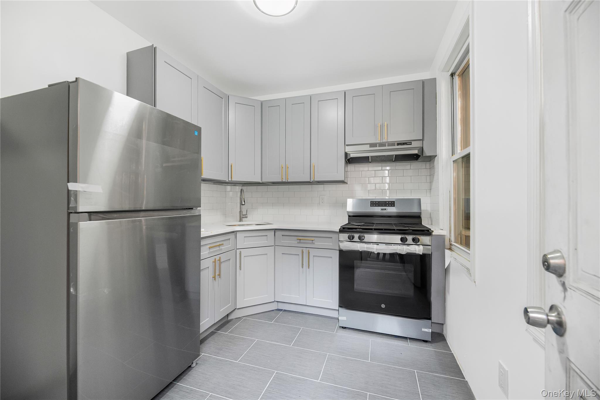1893 Longfellow Avenue Property Photo 13