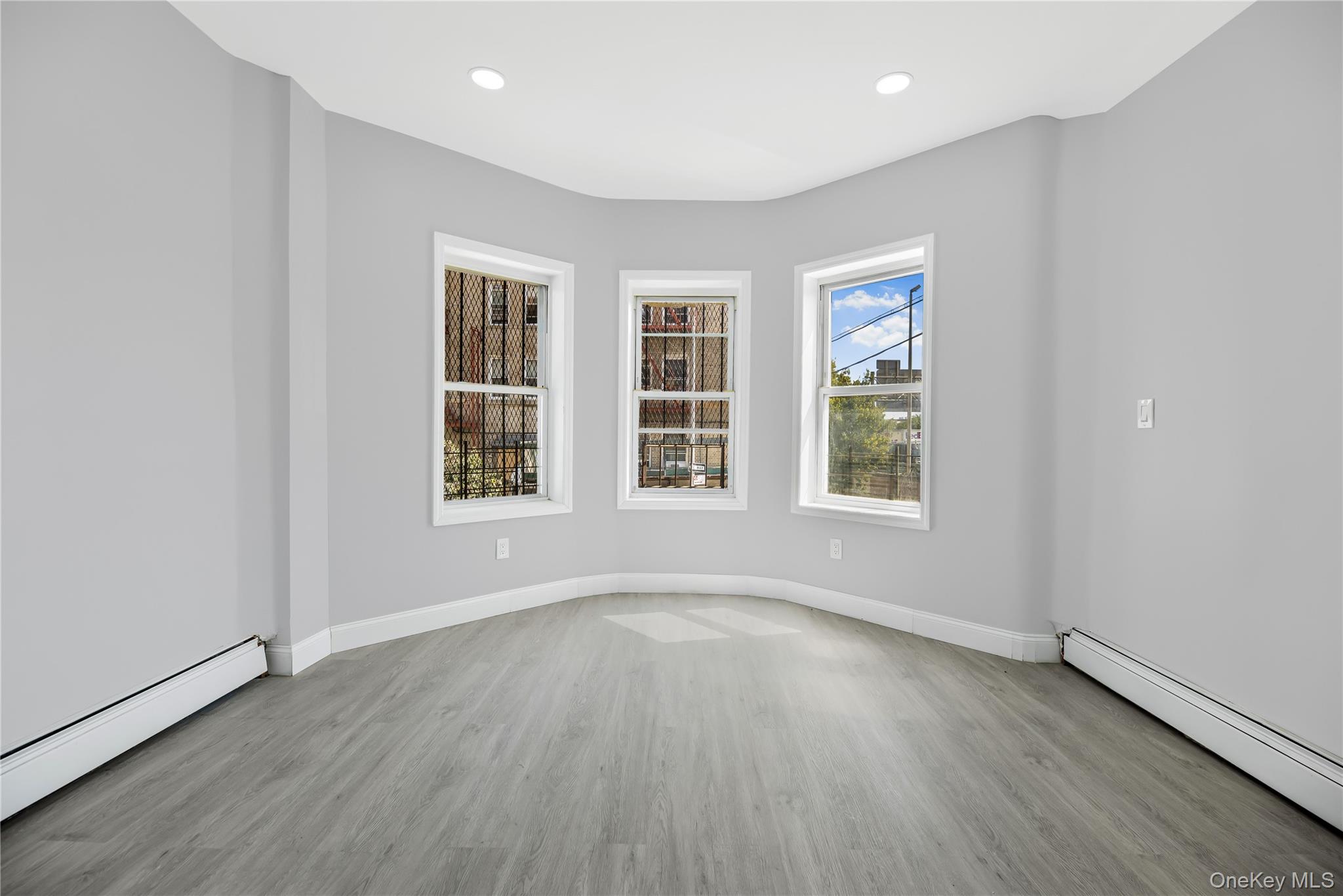 1893 Longfellow Avenue Property Photo 17