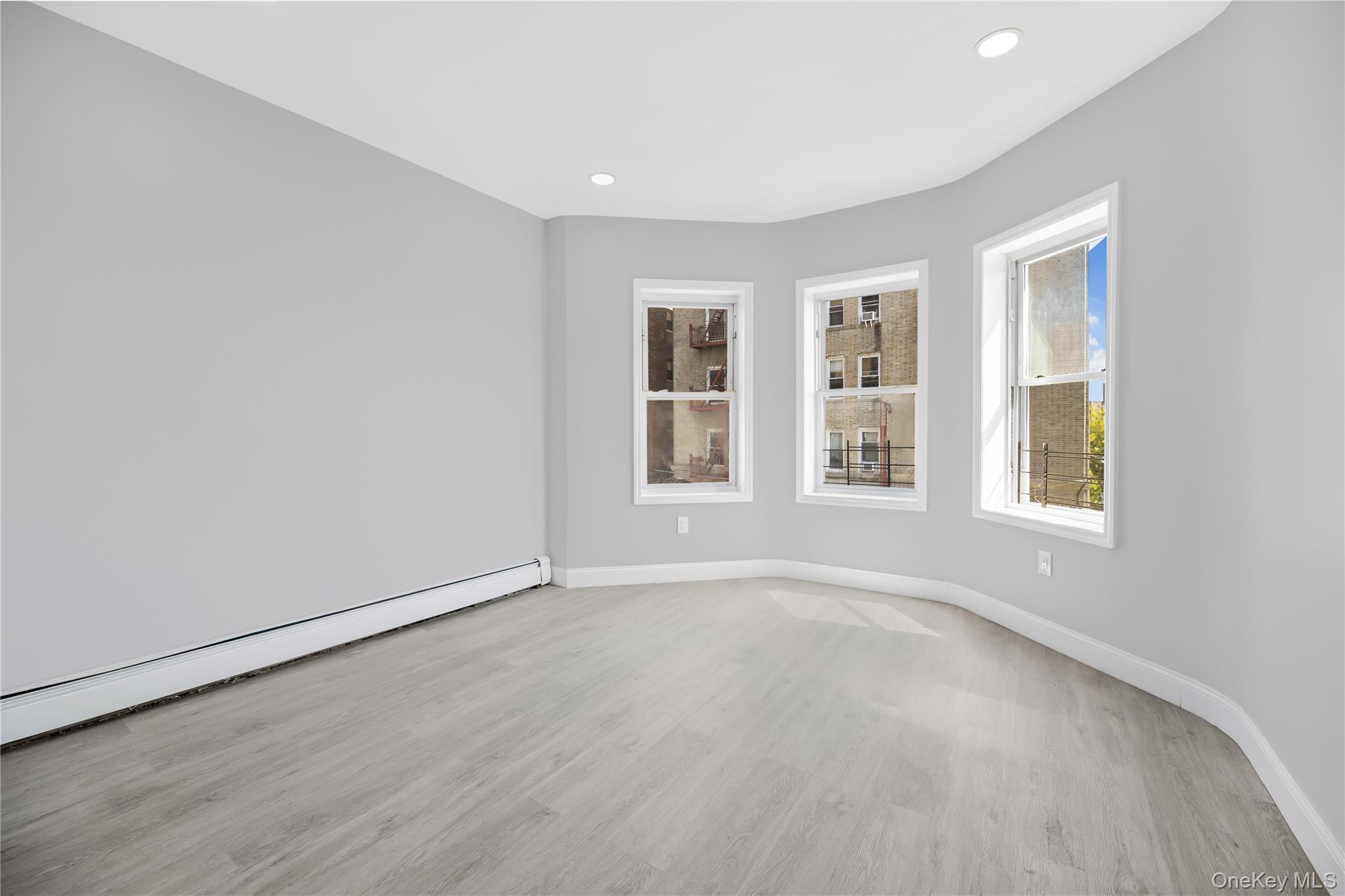 1893 Longfellow Avenue Property Photo 20