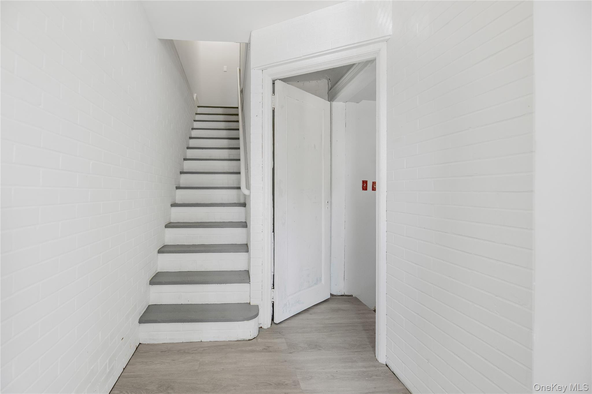 1893 Longfellow Avenue Property Photo 24