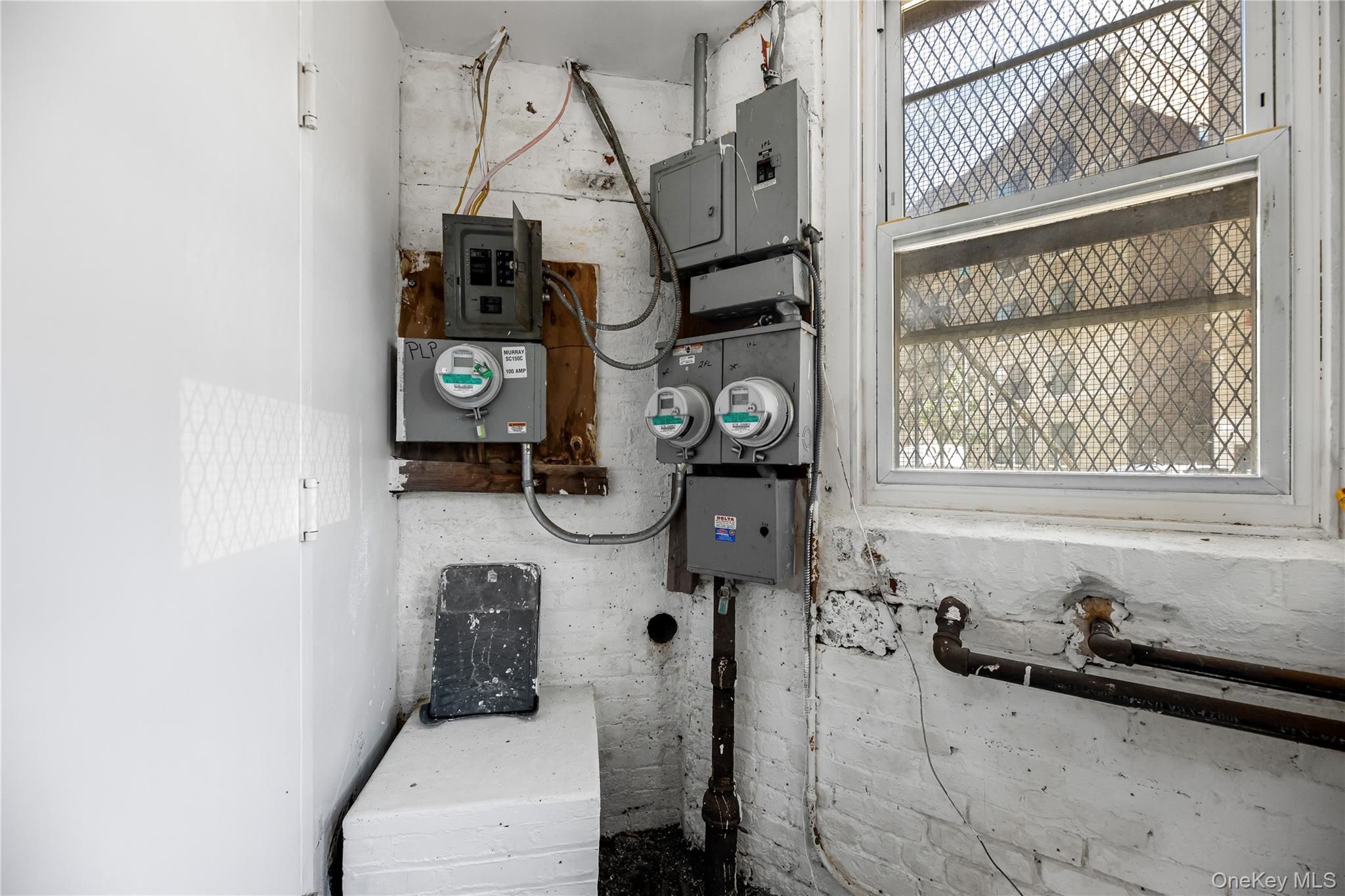 1893 Longfellow Avenue Property Photo 32