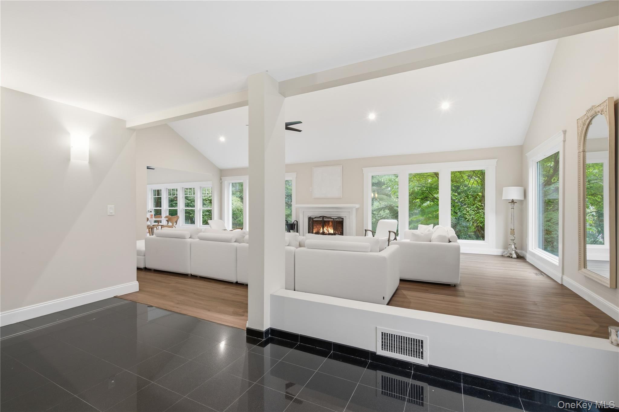 8 Target Rock Road Property Photo 4