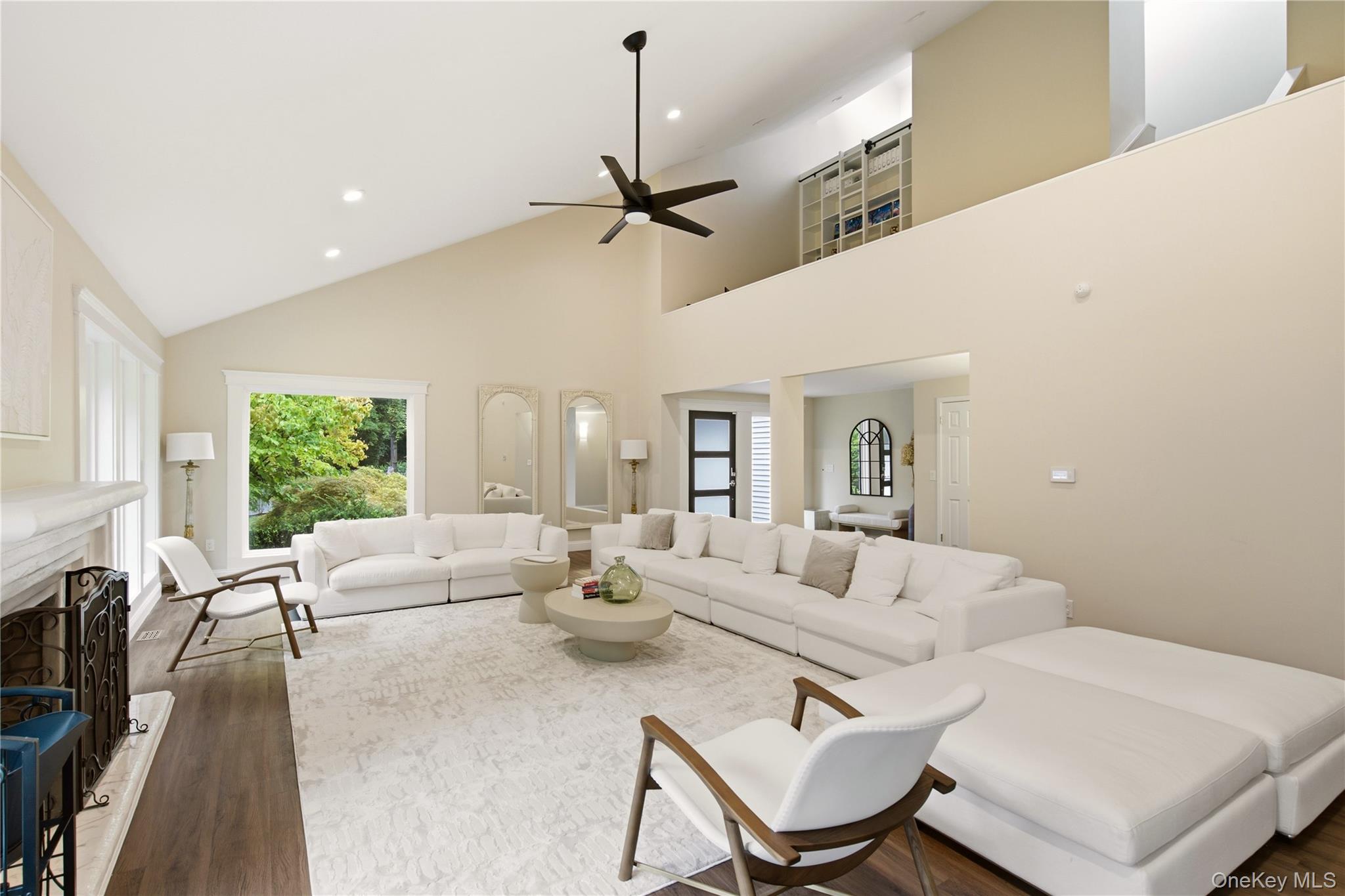 8 Target Rock Road Property Photo 6