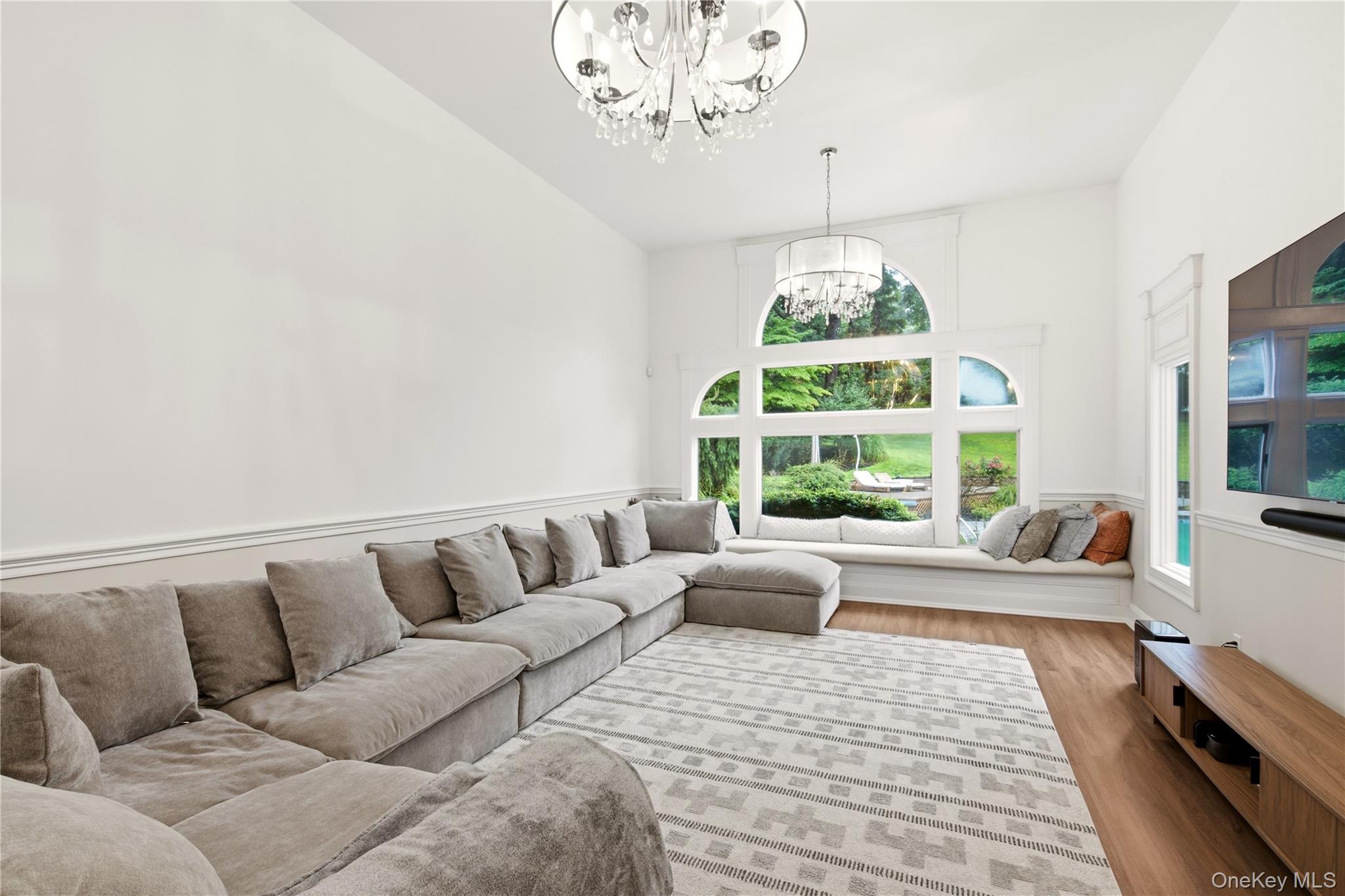 8 Target Rock Road Property Photo 14