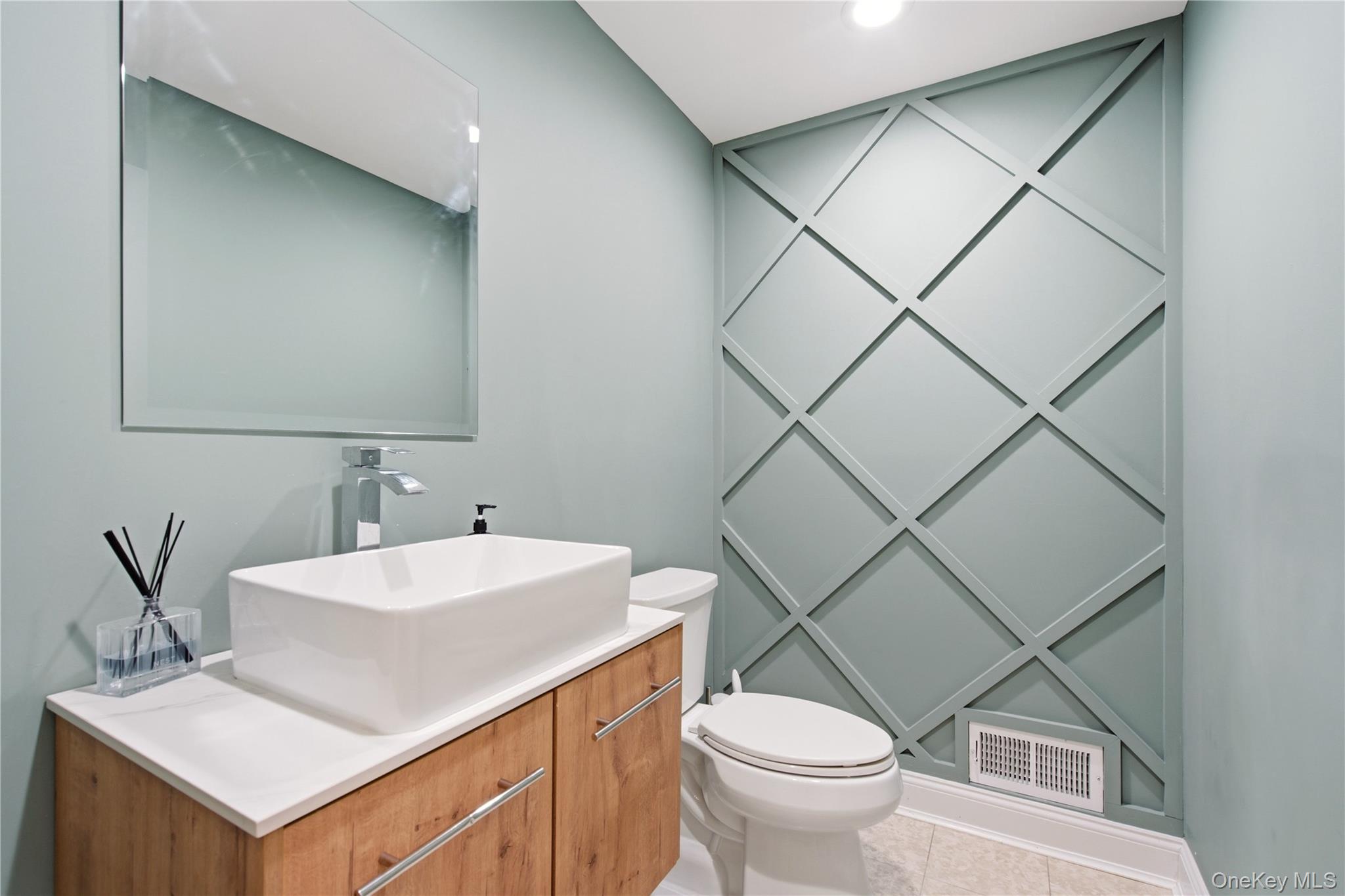 8 Target Rock Road Property Photo 15