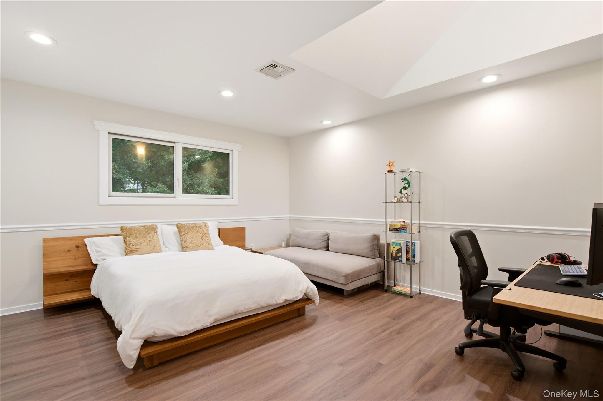 8 Target Rock Road Property Photo 24