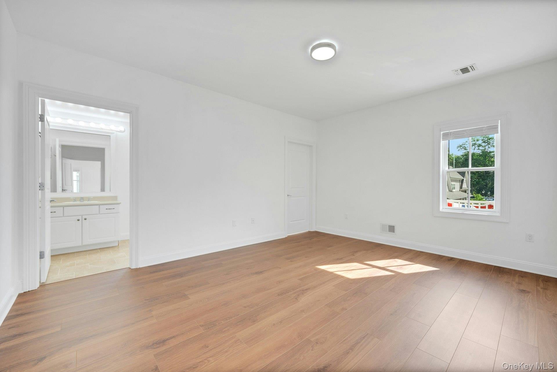 402 Main Street 4b Property Photo 18