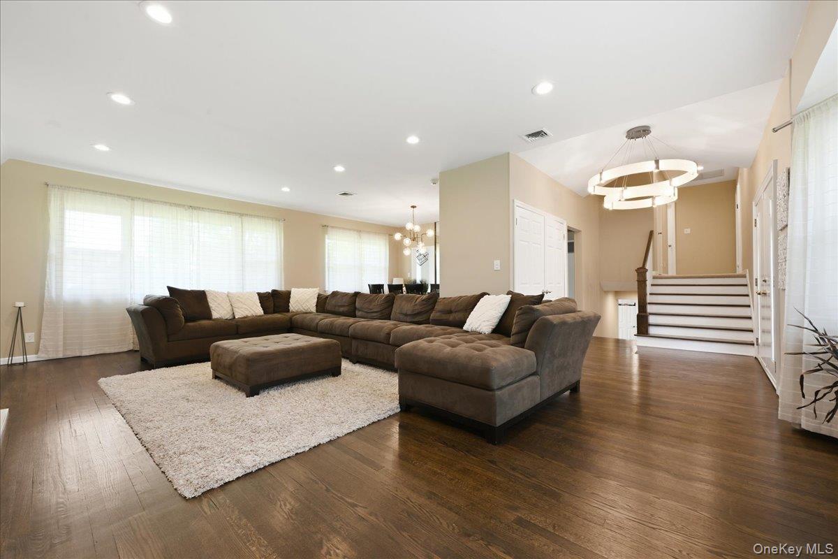 3 Maplewood Lane Property Photo 4