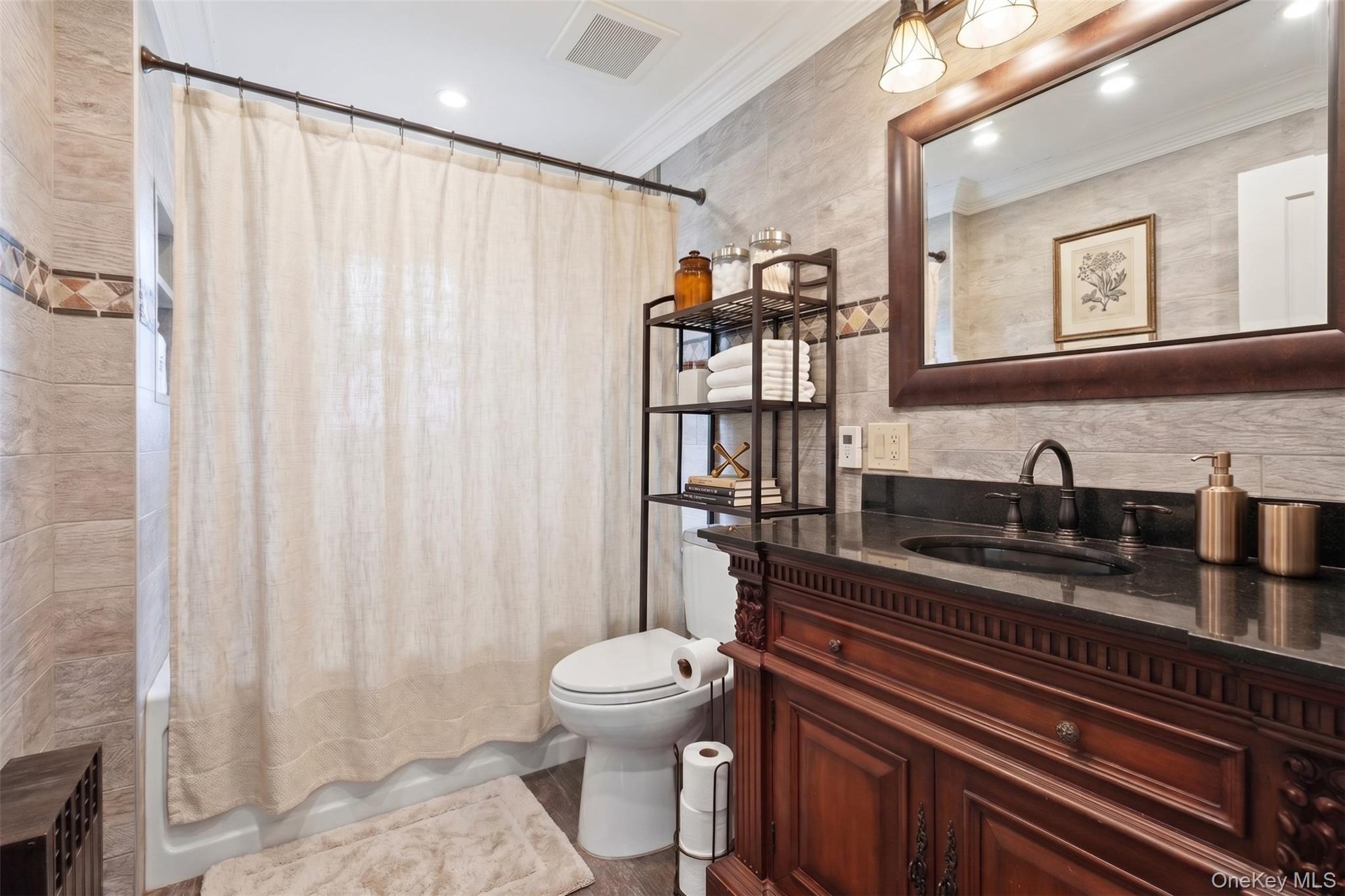 2913 Davis Street Property Photo 11