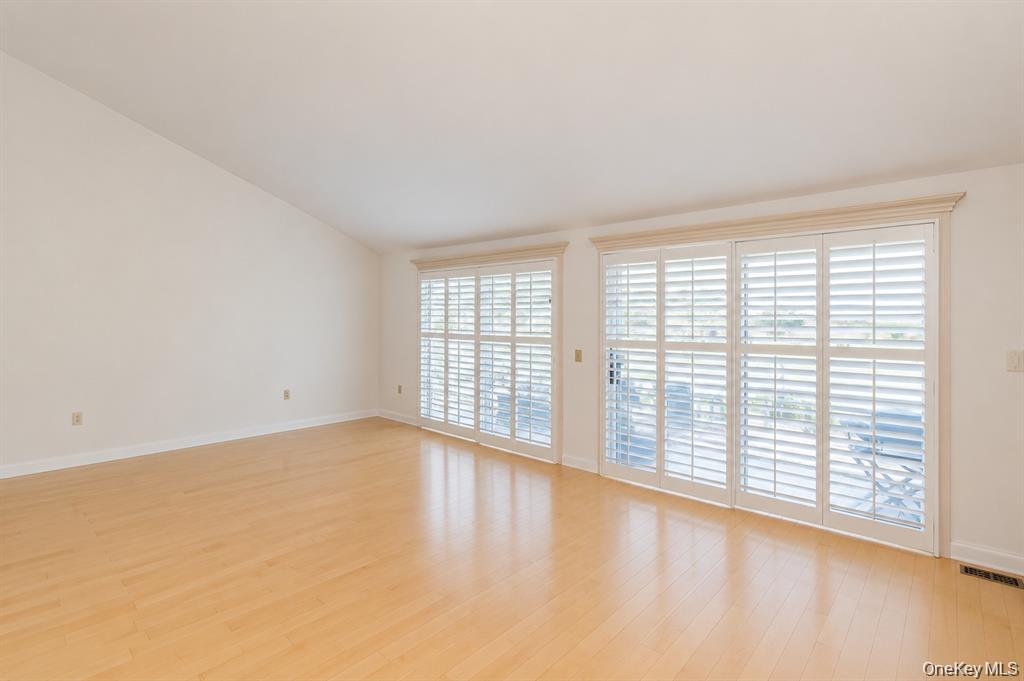 34 Harbour Property Photo 8