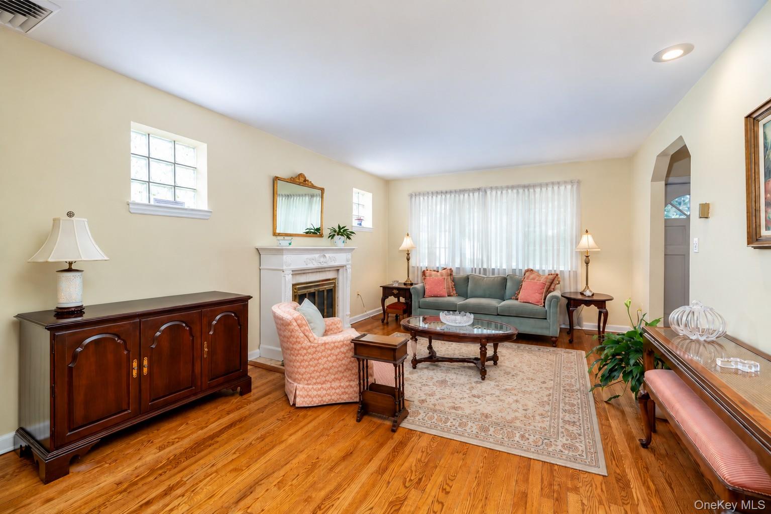 455 Morris Avenue Property Photo 3