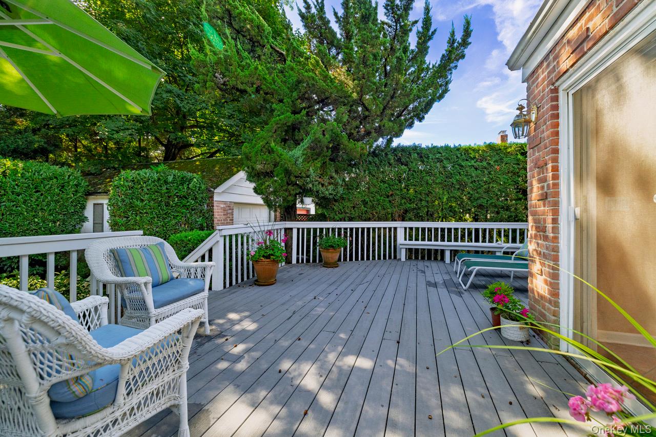 455 Morris Avenue Property Photo 17