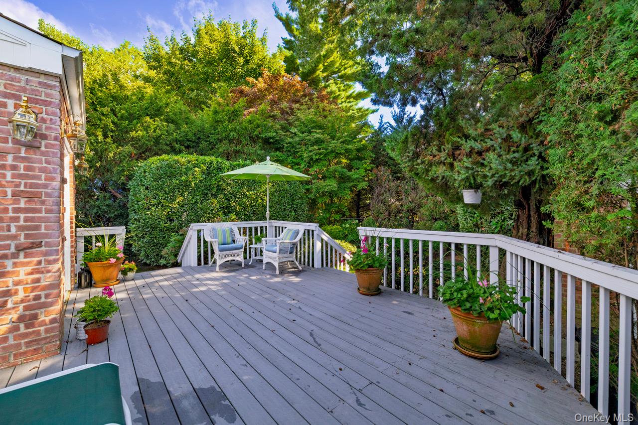 455 Morris Avenue Property Photo 18