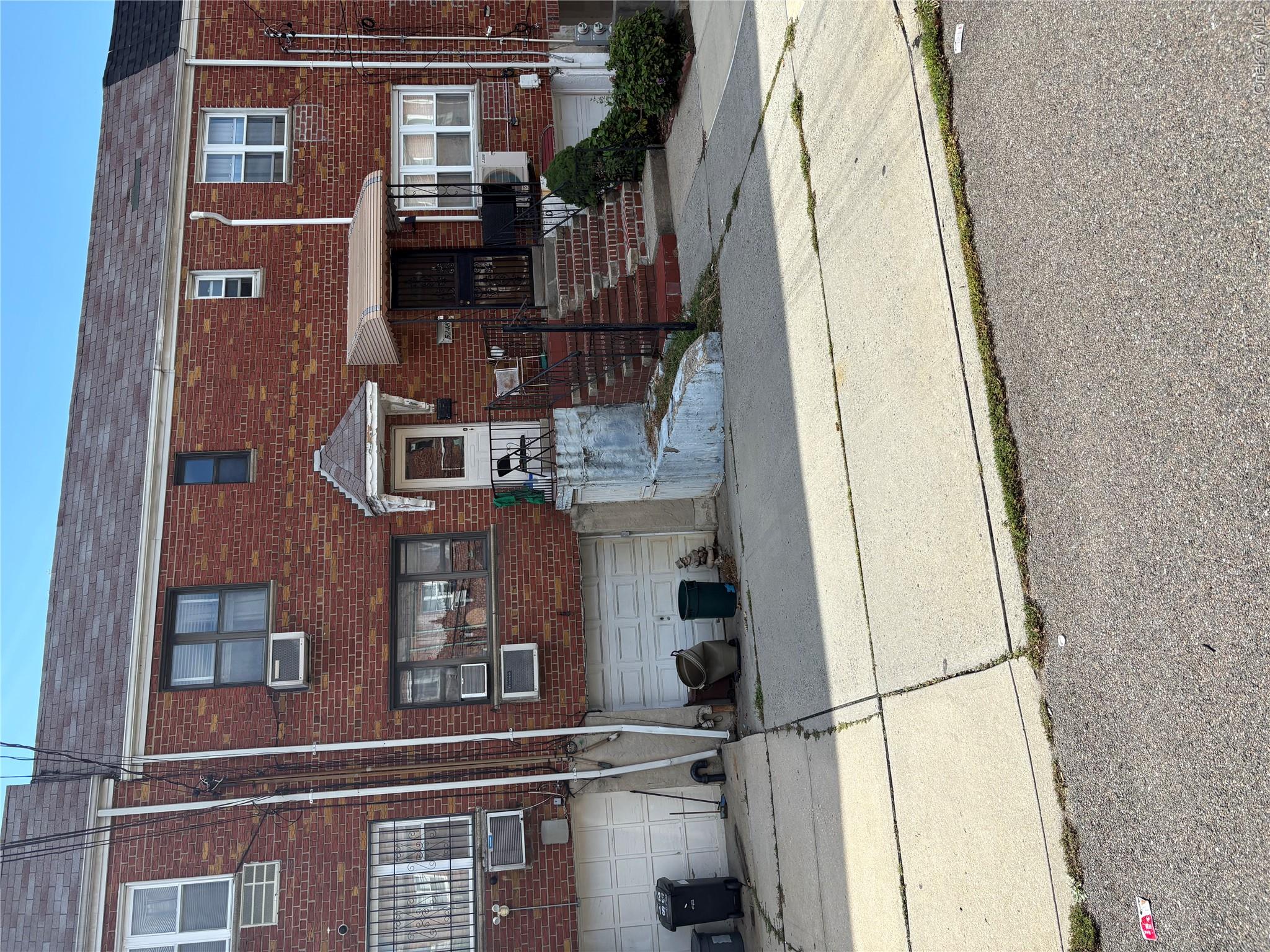 5250 71st Street Property Photo 2