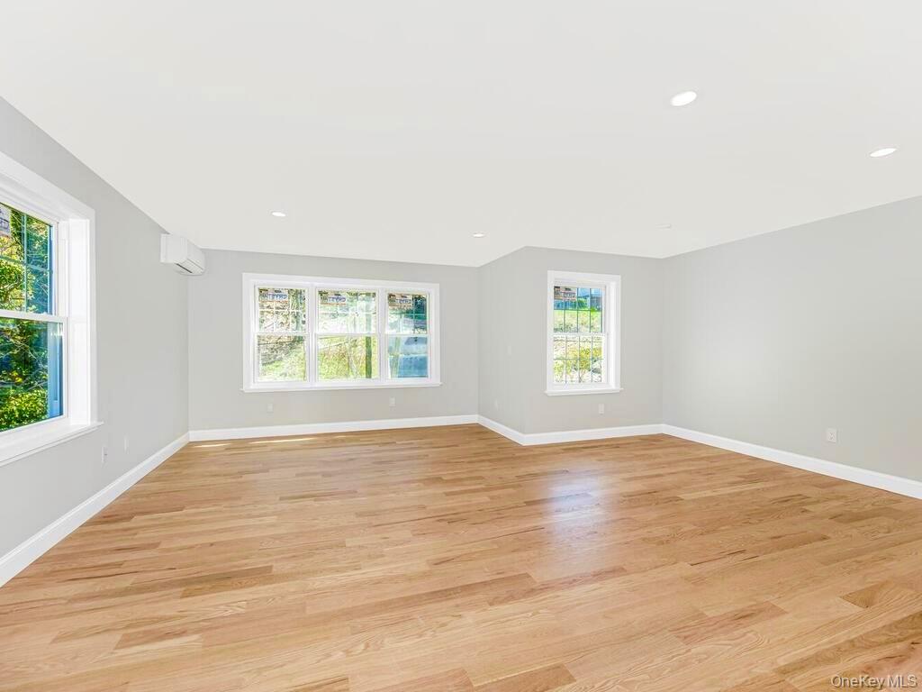 47 Lincoln Terrace Property Photo 3