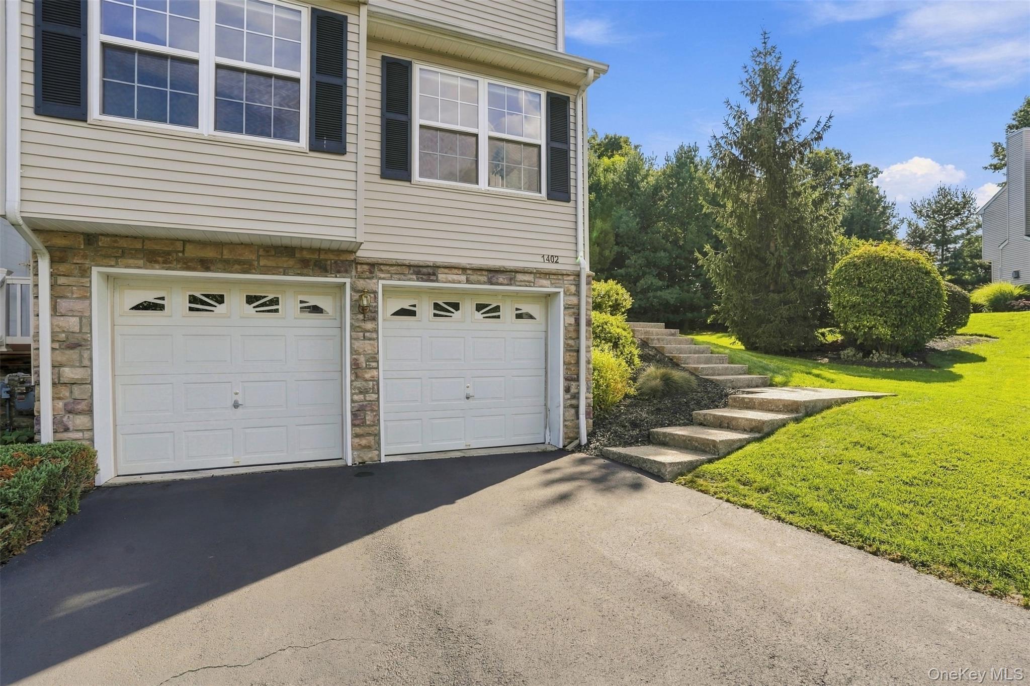 1402 Pondview Loop Property Photo 4