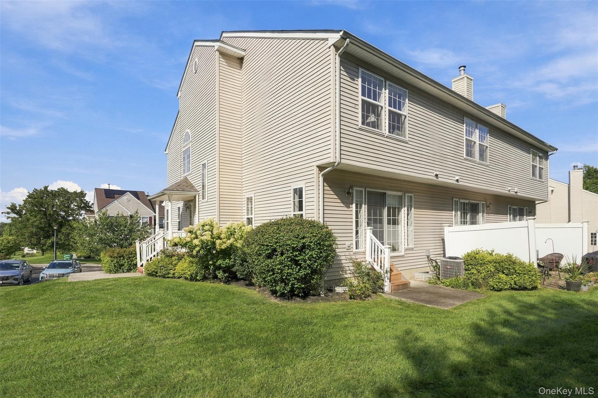 1402 Pondview Loop Property Photo 7