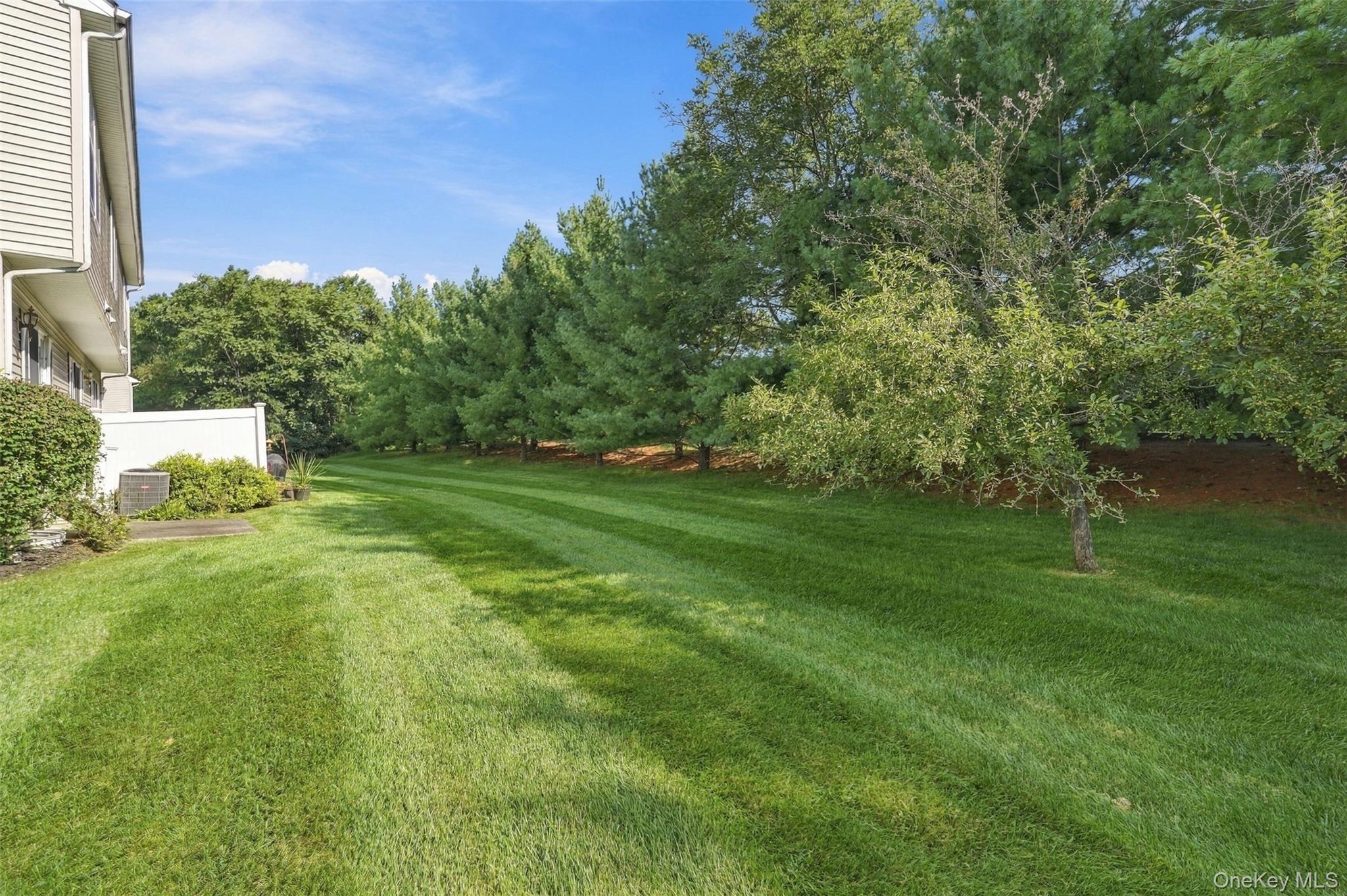 1402 Pondview Loop Property Photo 9