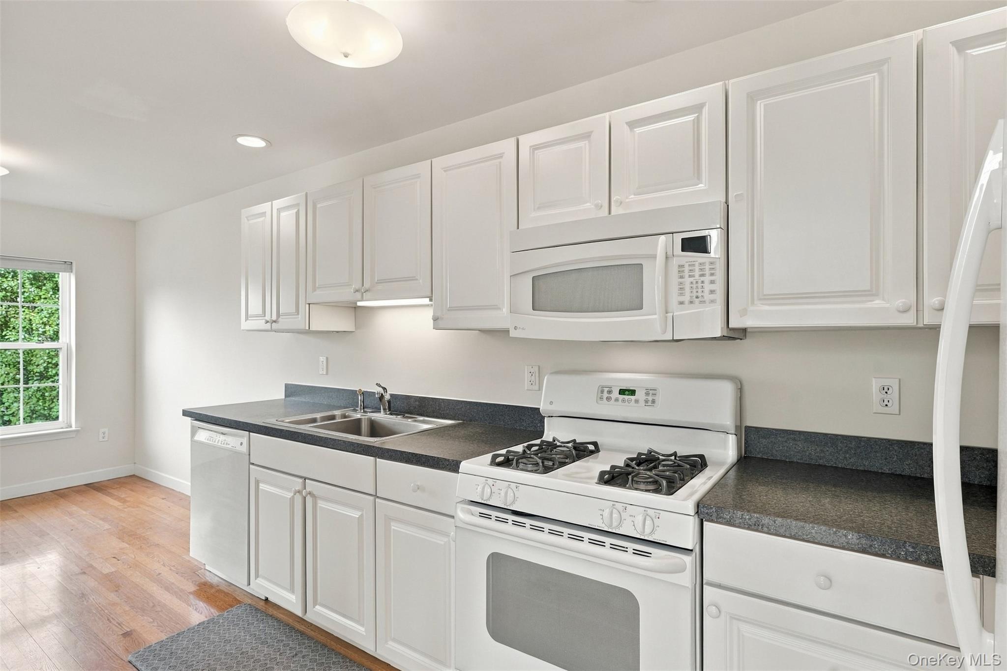 1402 Pondview Loop Property Photo 19
