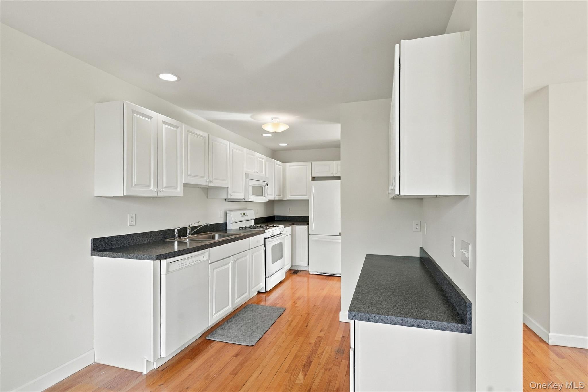 1402 Pondview Loop Property Photo 20