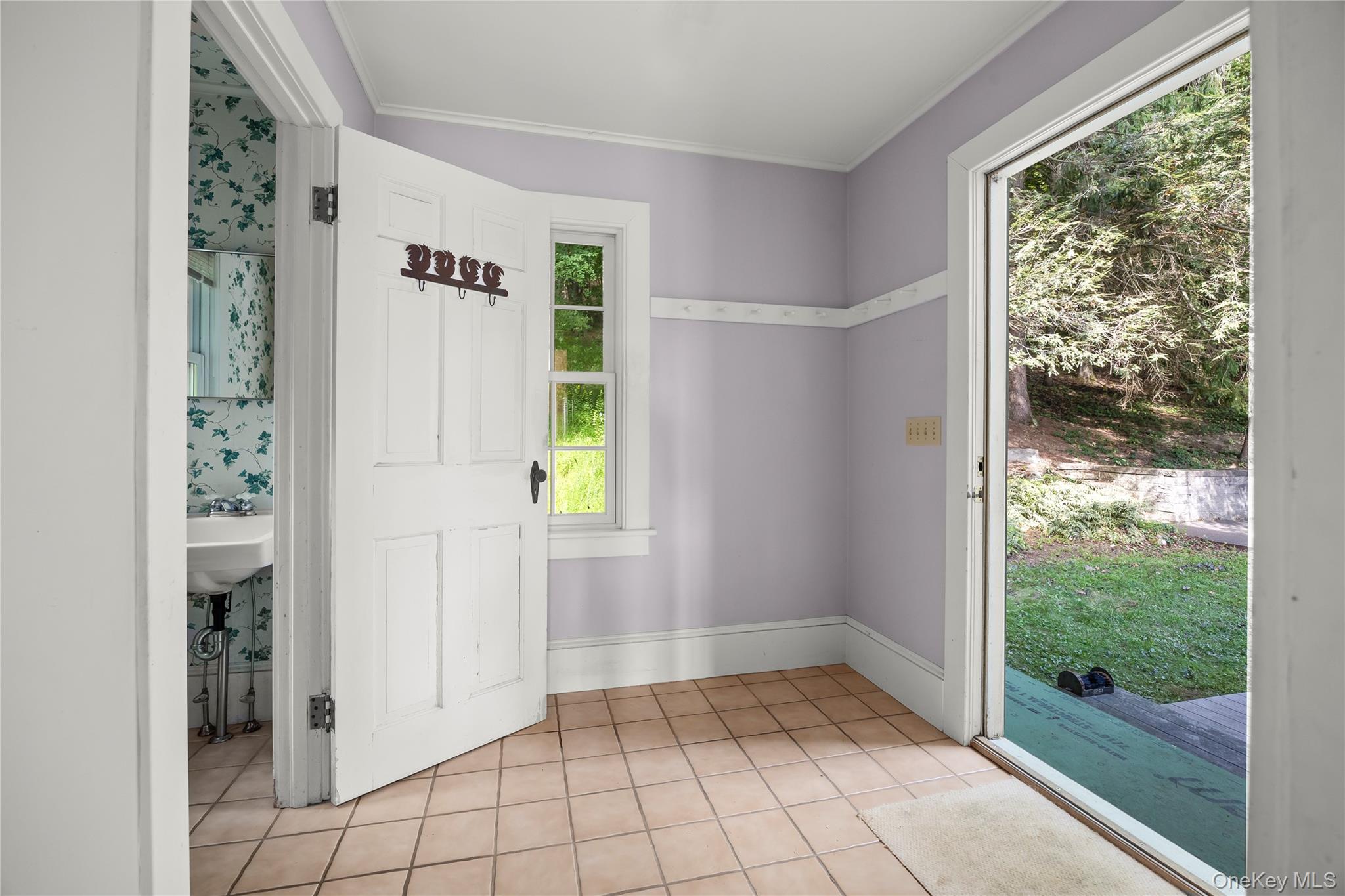 81 Tinker Hill Road Property Photo 3