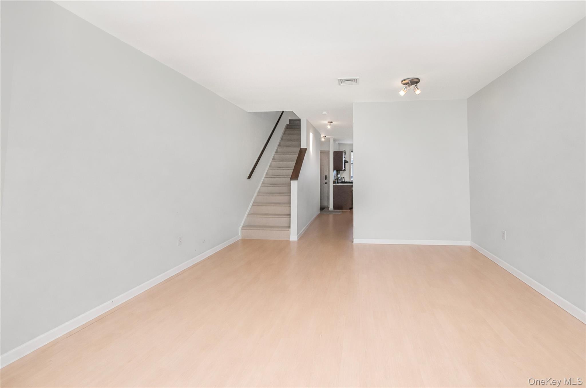 8 Davids Lane Property Photo 3