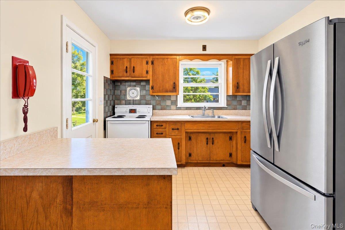 136 Sherman Avenue Property Photo 6