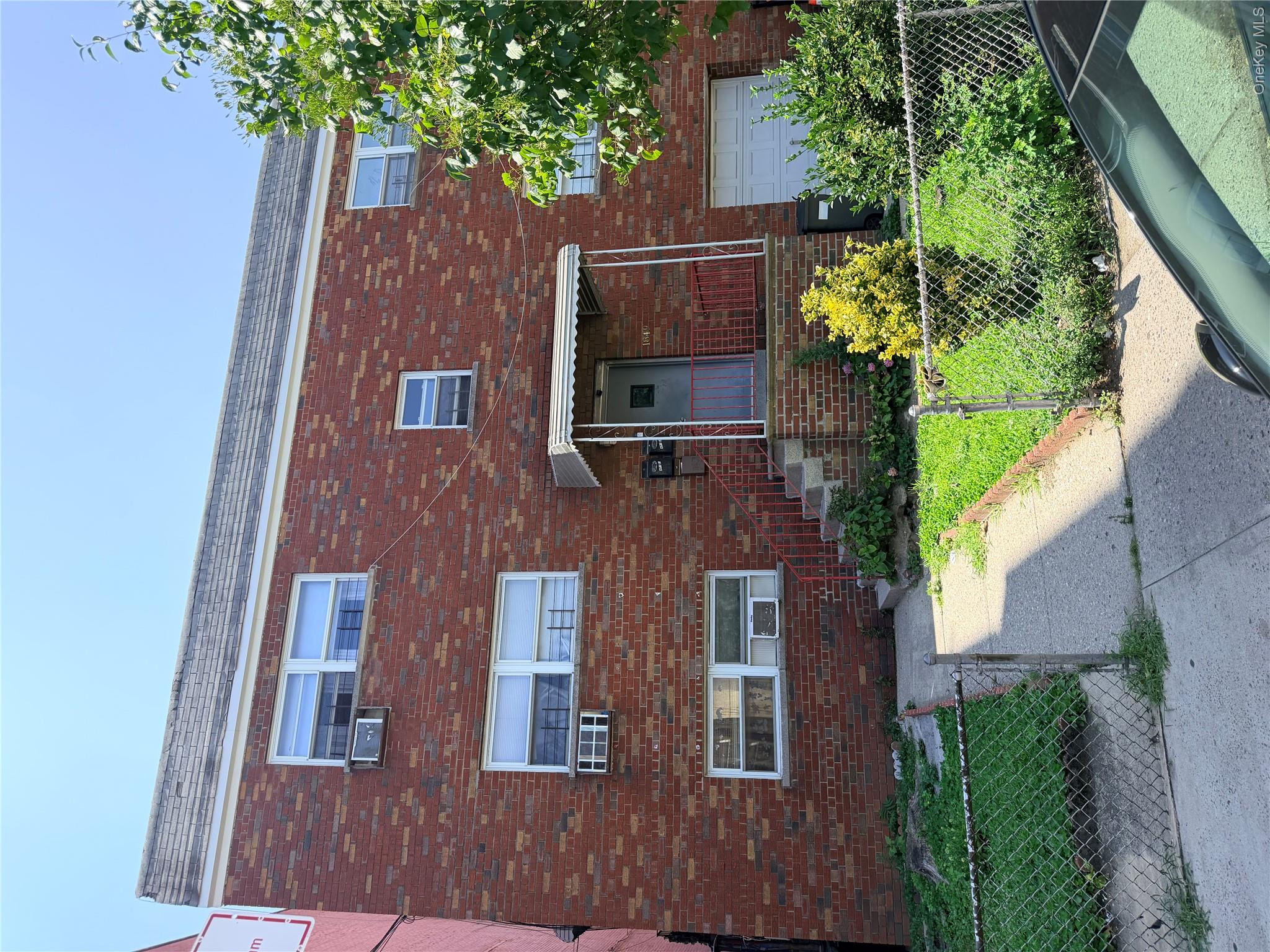 1849 White Plains Road Property Photo 1