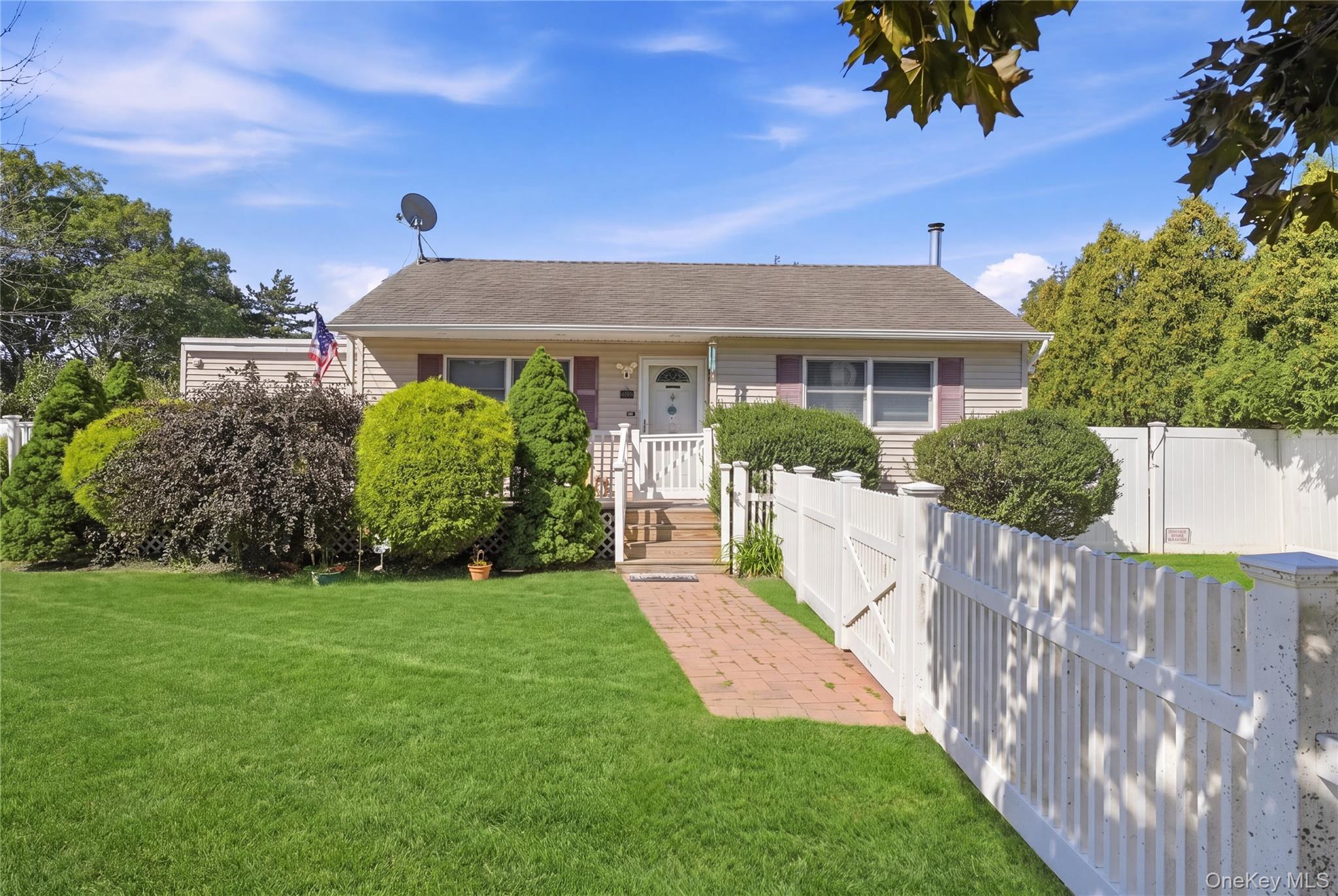 98 Smith Avenue Property Photo 1