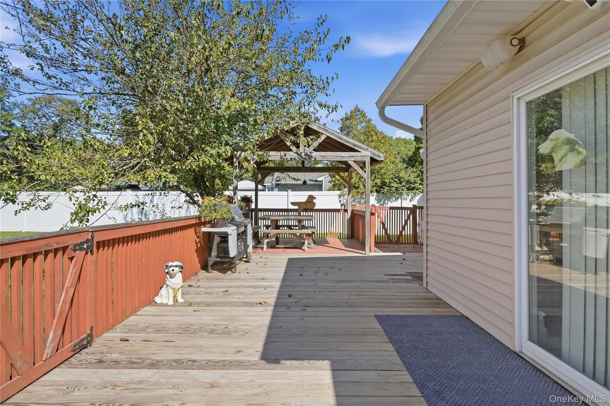 98 Smith Avenue Property Photo 24