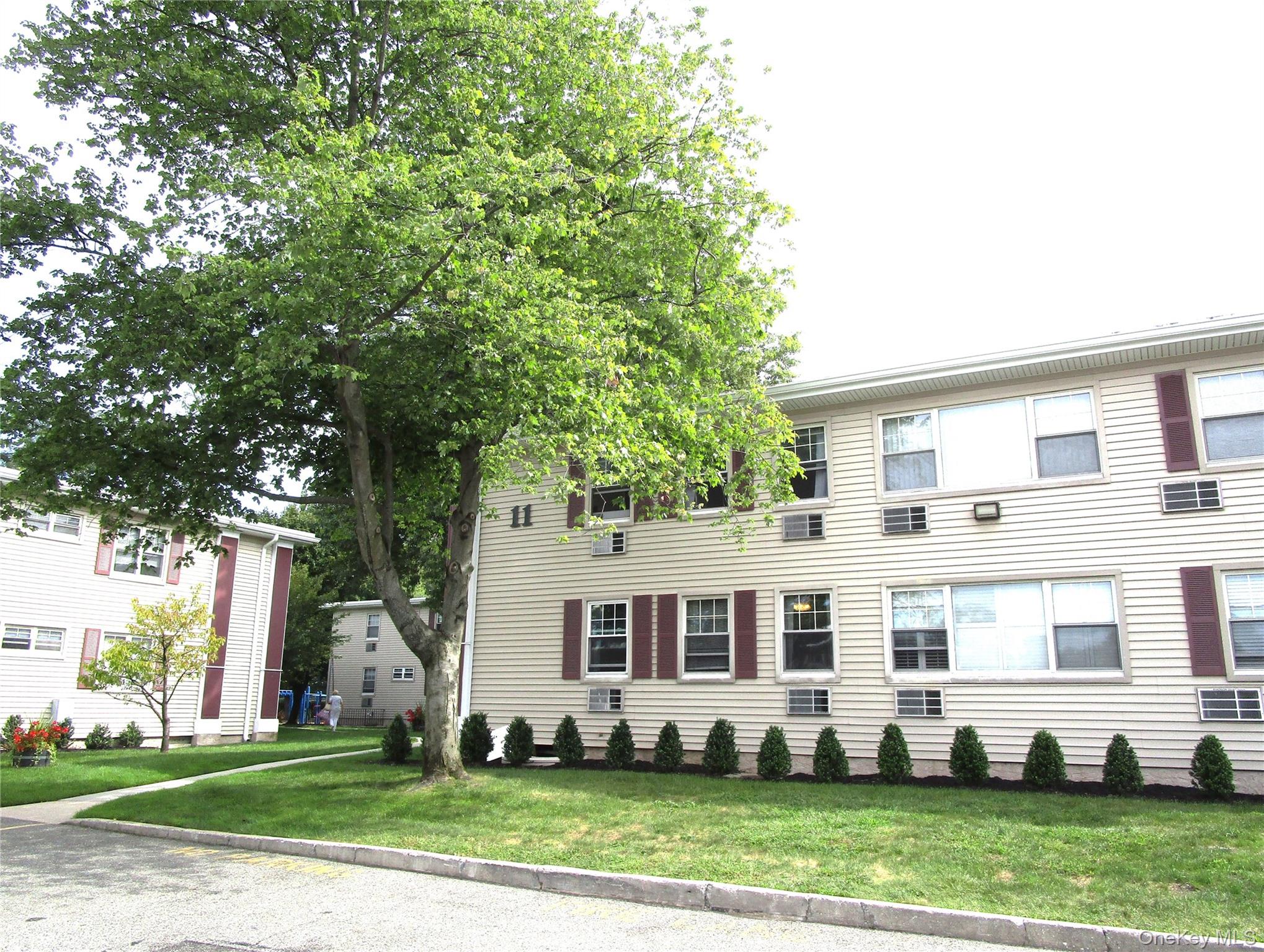 324 Post Avenue 11-i Property Photo 3