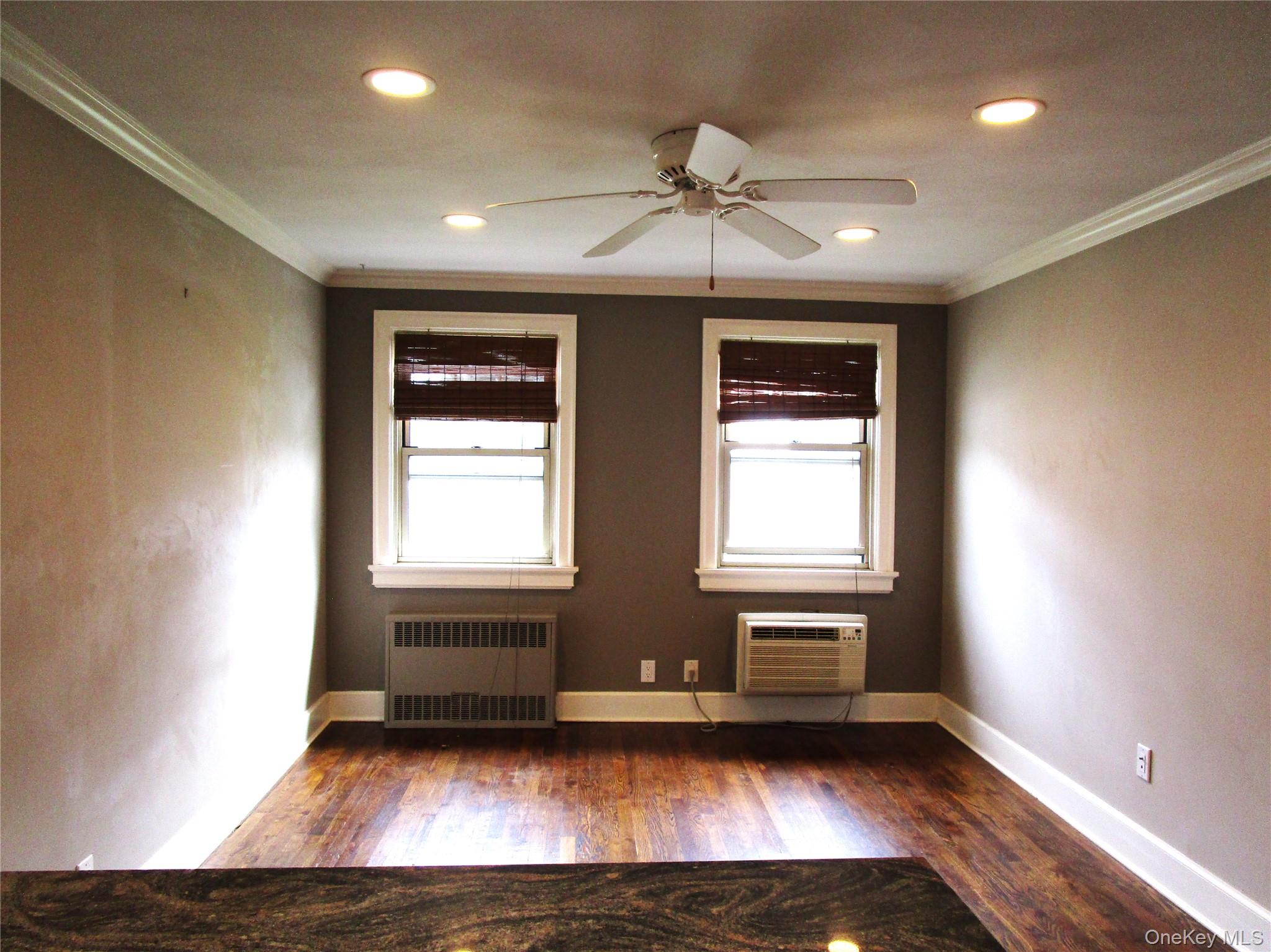 324 Post Avenue 11-i Property Photo 8