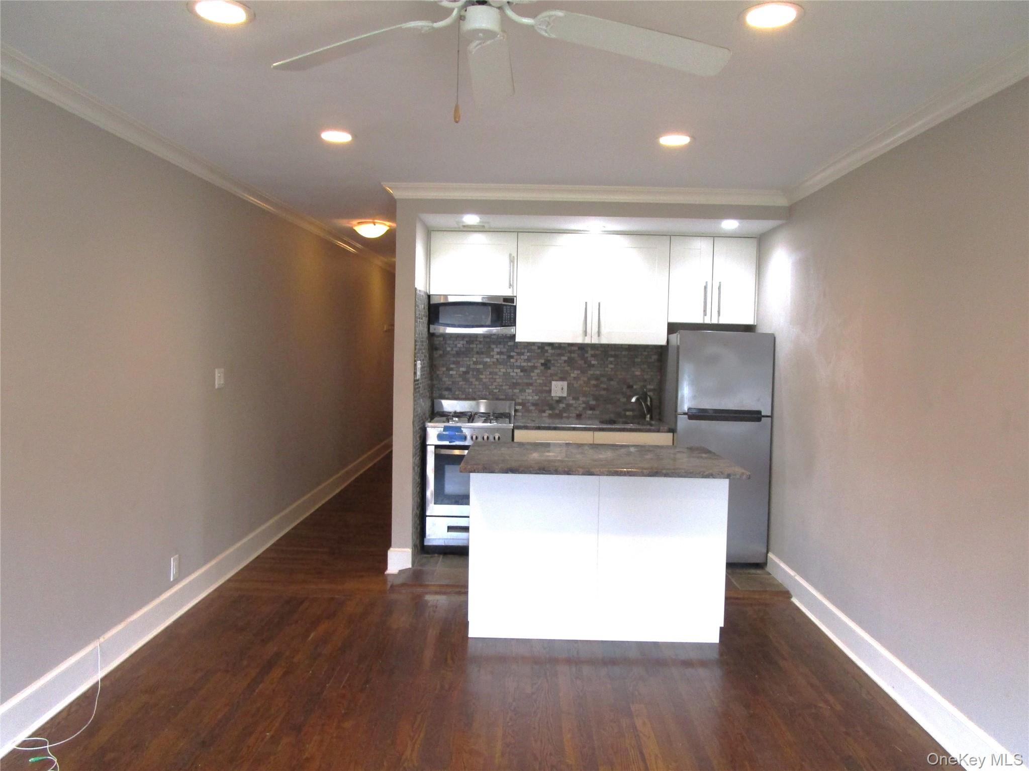 324 Post Avenue 11-i Property Photo 9