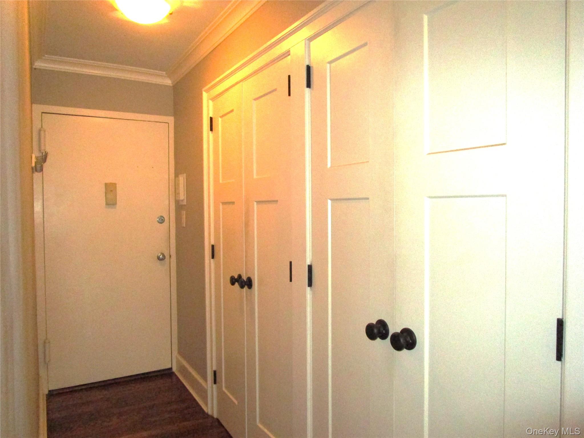 324 Post Avenue 11-i Property Photo 15