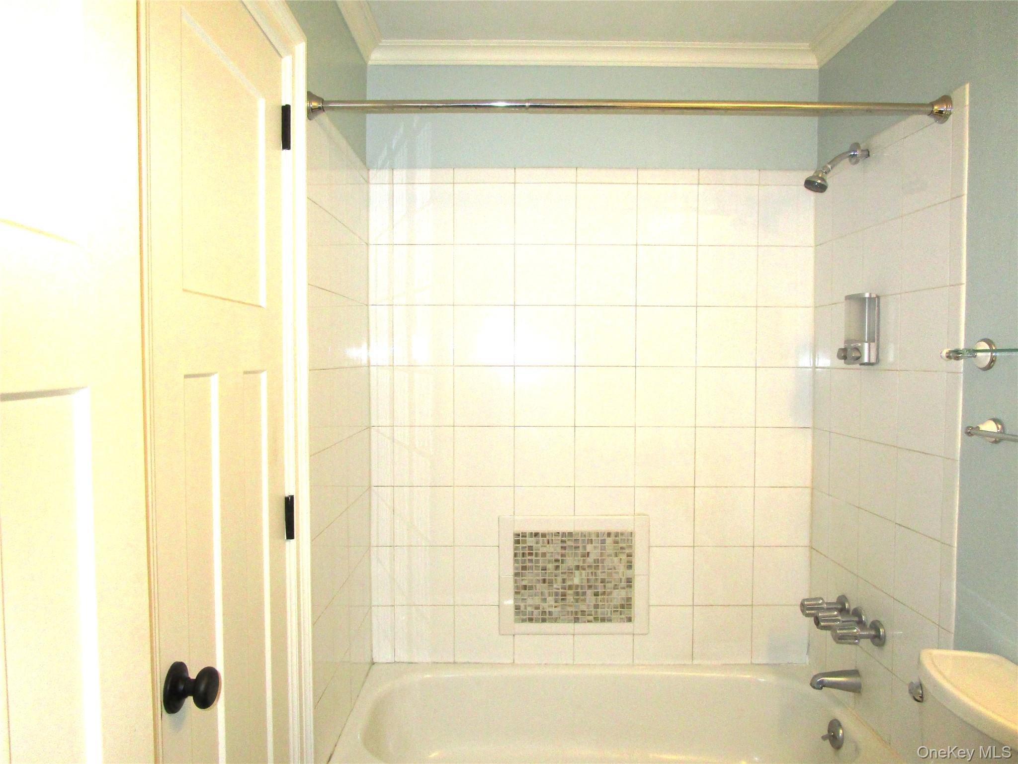 324 Post Avenue 11-i Property Photo 17