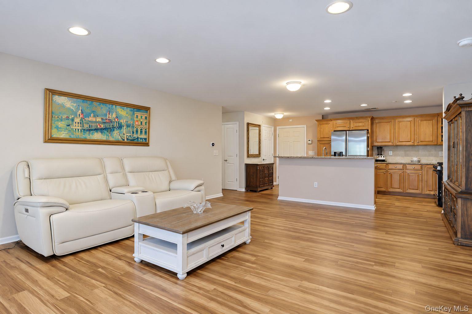 1308 Round Pointe Drive Property Photo 7