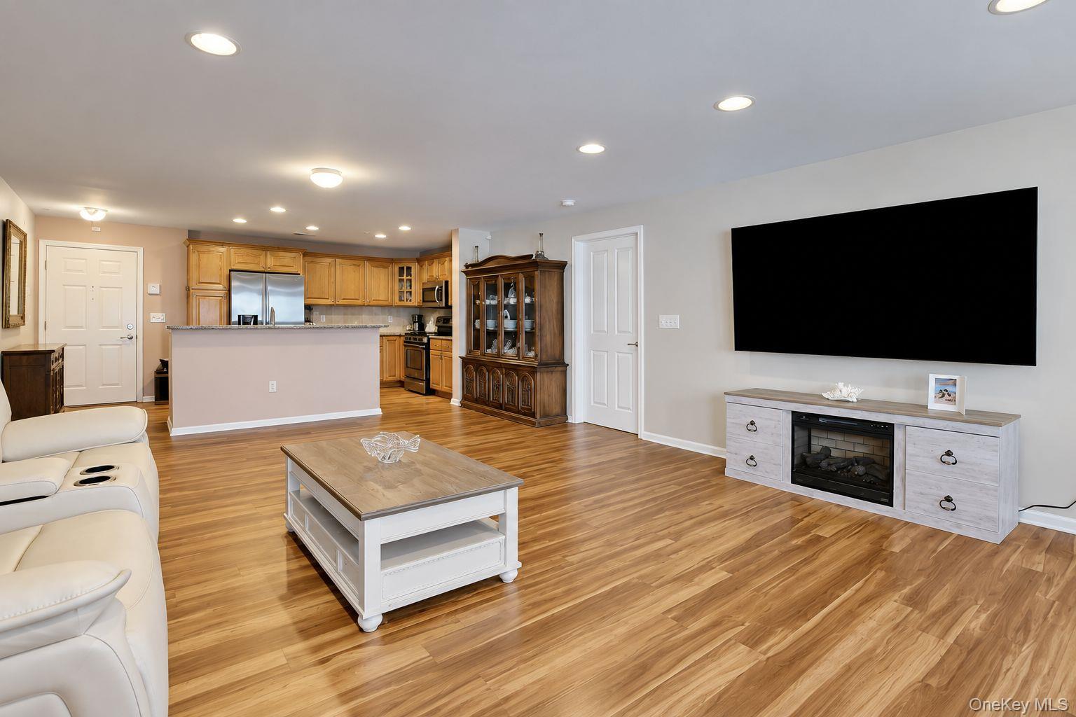 1308 Round Pointe Drive Property Photo 8