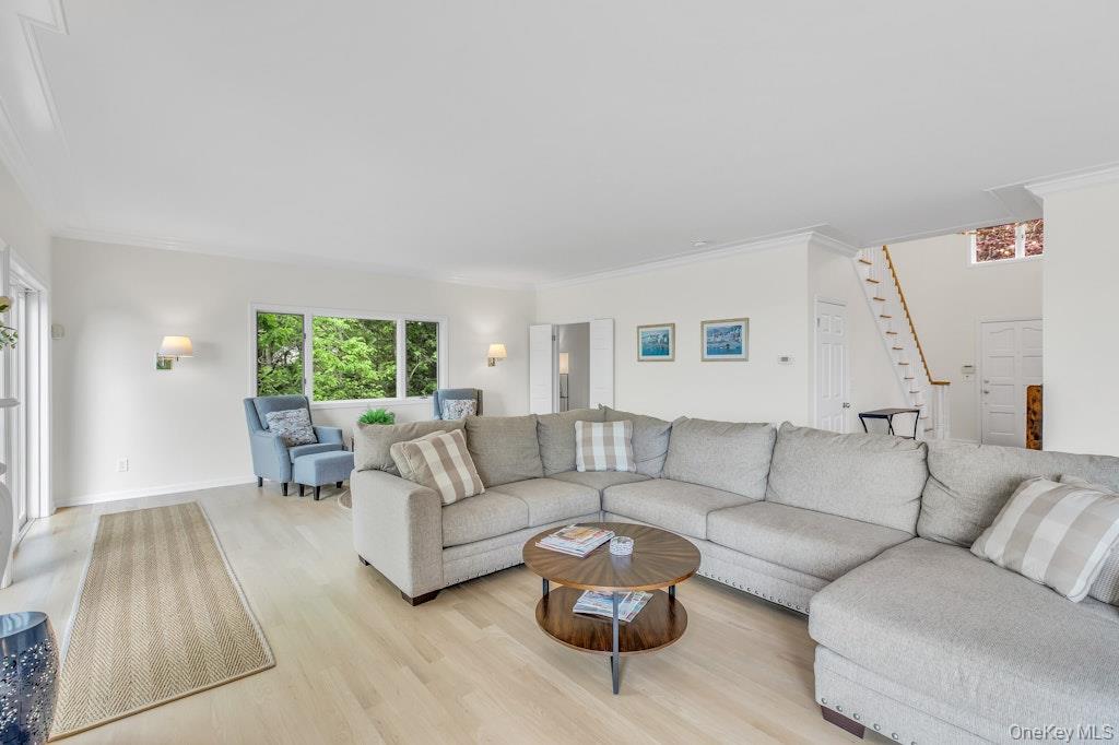 3645 And 3651 Soundview Avenue Property Photo 9