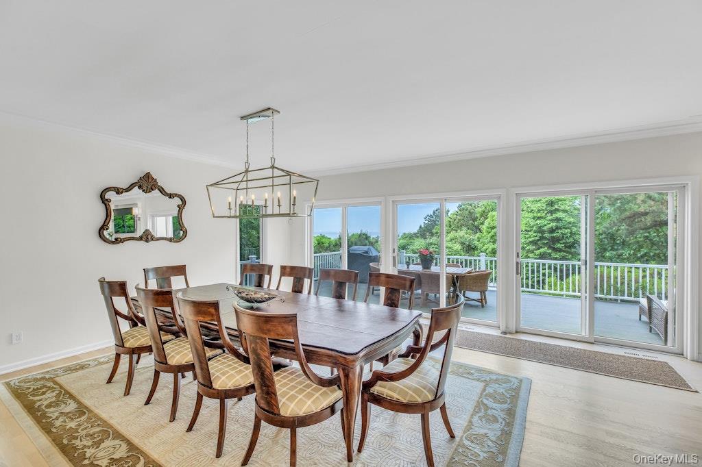 3645 And 3651 Soundview Avenue Property Photo 11