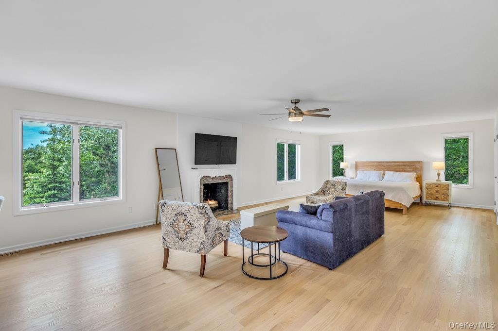 3645 And 3651 Soundview Avenue Property Photo 16