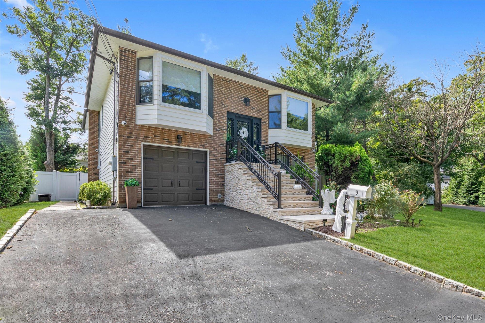 9 The Promenade Property Photo 2