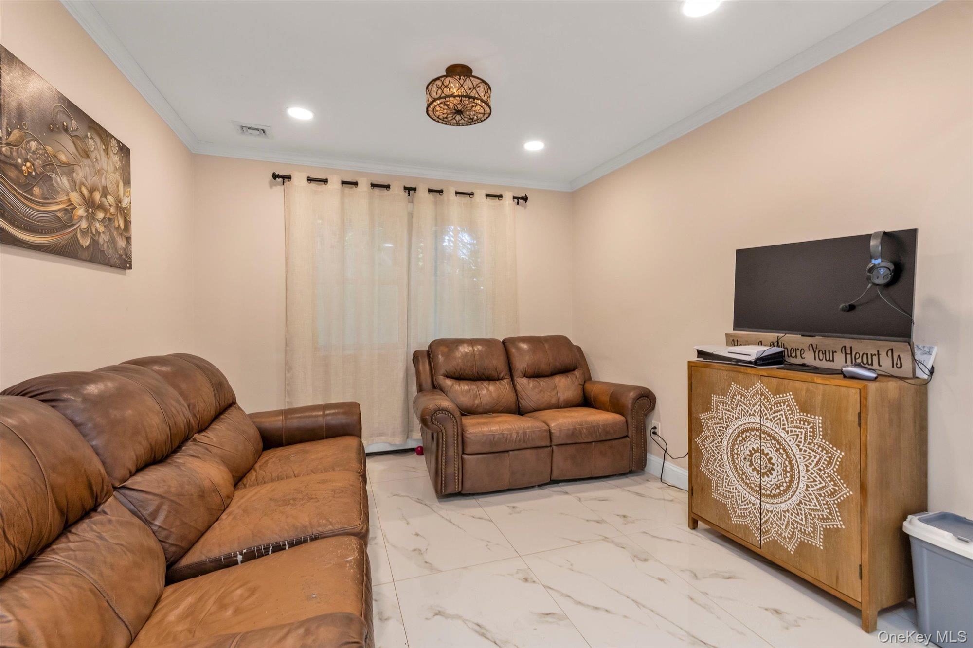 9 The Promenade Property Photo 7