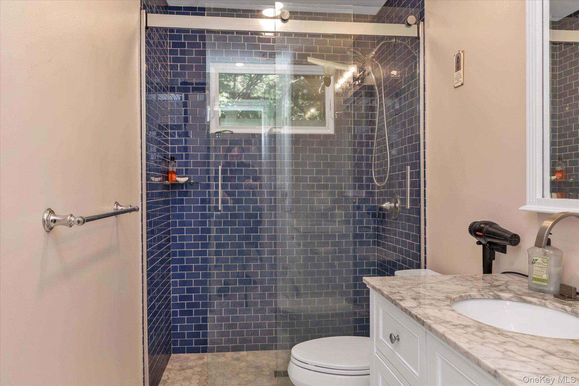 9 The Promenade Property Photo 9